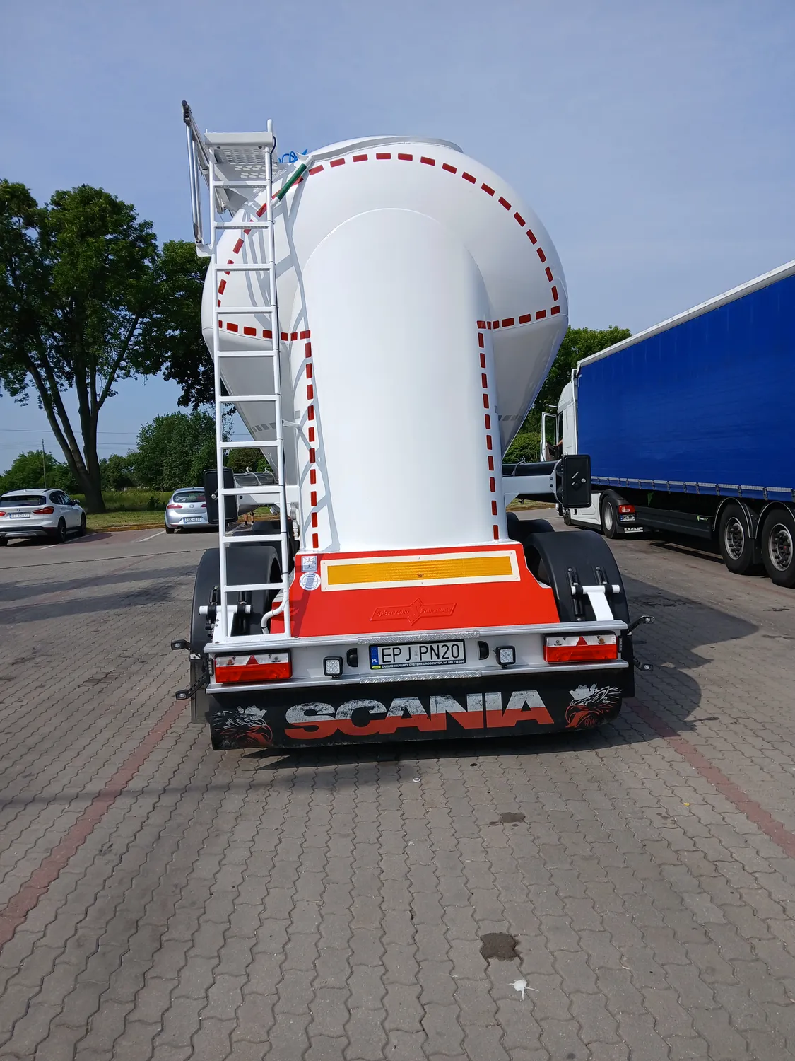Naczepa silosowa